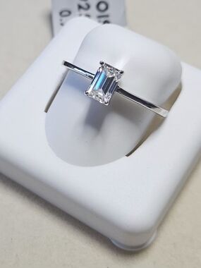 NWT 0.75ct Emerald Cut Moissanite Solitaire Ring 925 Sterling Silver